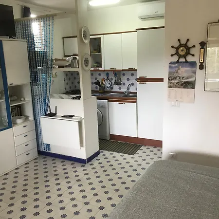 Apartment Monolocale A Di Gallura Rena Majore